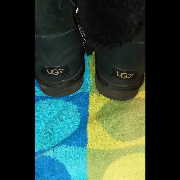 Uggs - Picture 5 of 6
